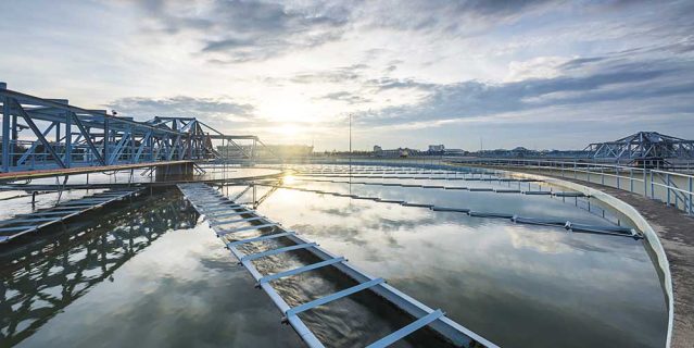 ¿Cuántos micrones debe tener su filtro de agua?