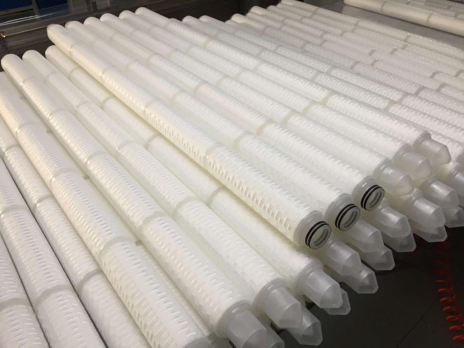 diferentes series de filtros plisados de polipropileno